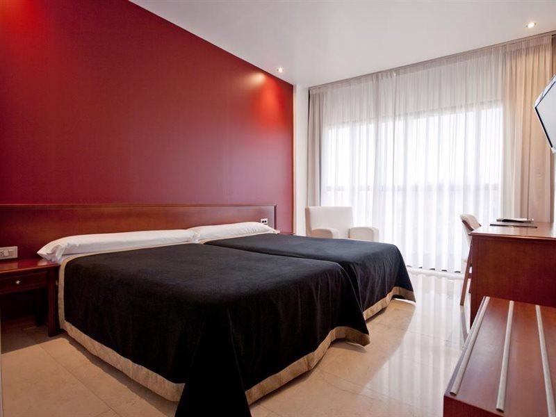 Auditorio Santiago & Hotel