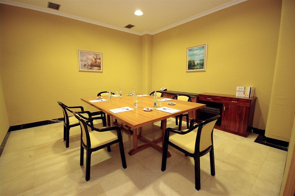 Auditorio Santiago&spa Hotel Lugo