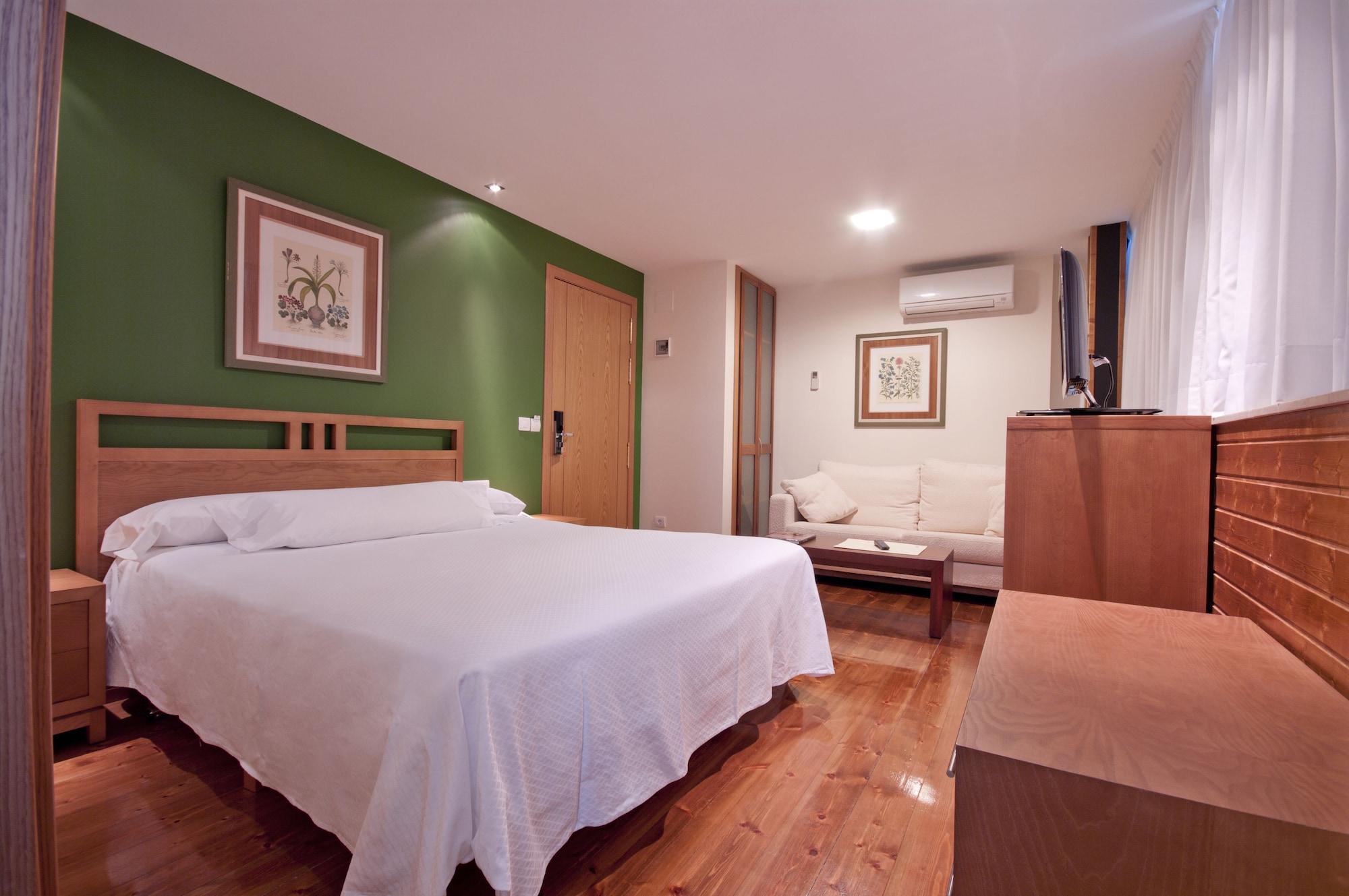 Auditorio Santiago & 4*